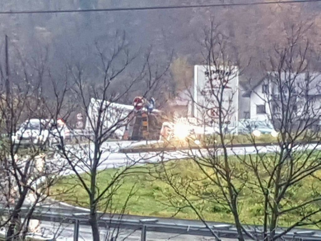 Žutnica - Foto: Policija zaustavlja KZŽ